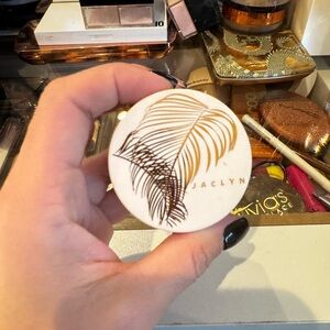 Jaclyn cosmetics cream bronzer